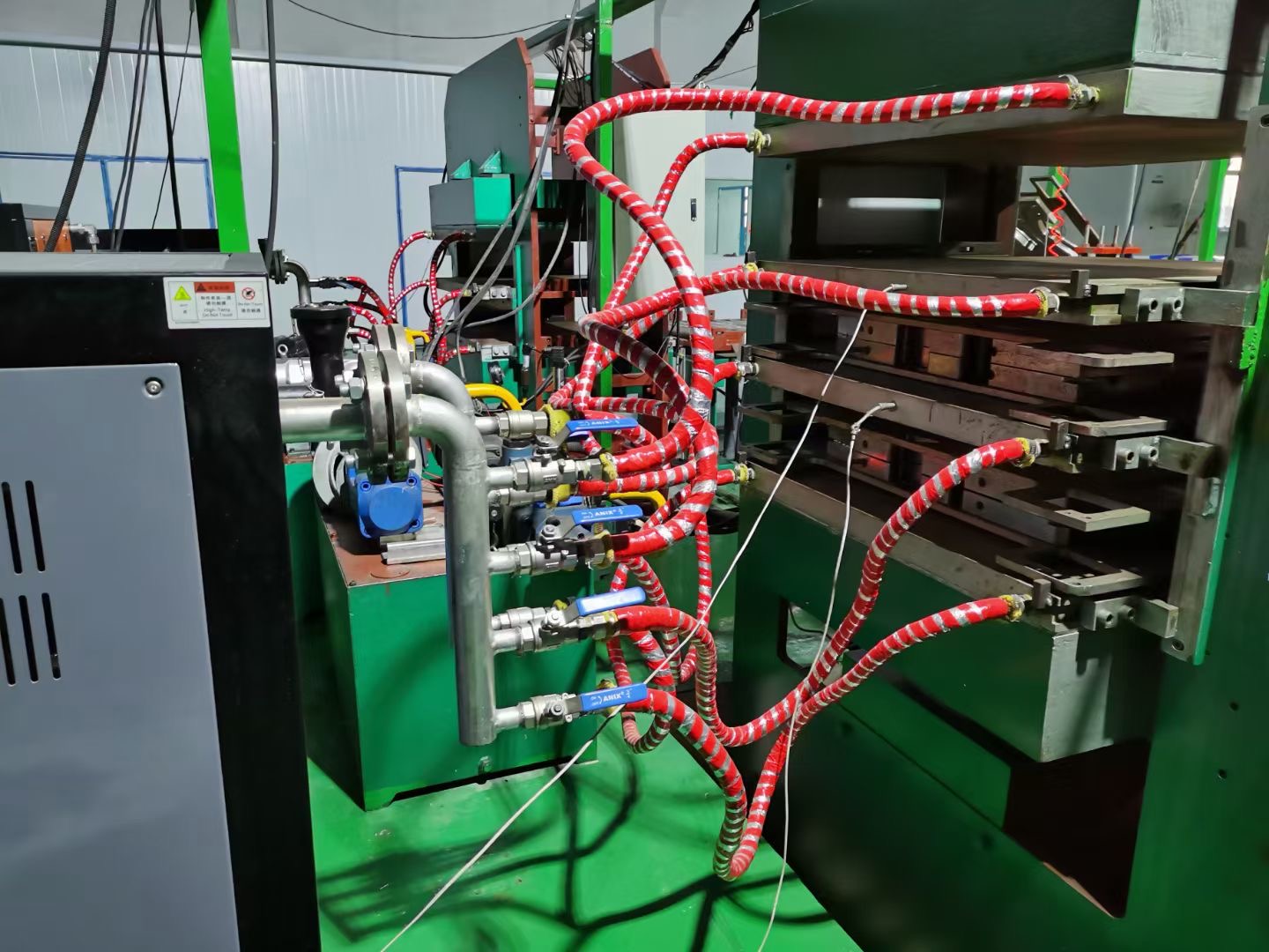 模溫機快速接頭的種類、功能及注意事項