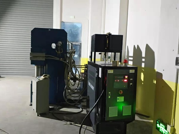 模溫機的壓力可以調(diào)節(jié)的么？歐能壓力可控模溫機