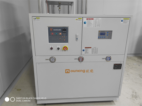 化工制藥行業冷水機怎么選配？