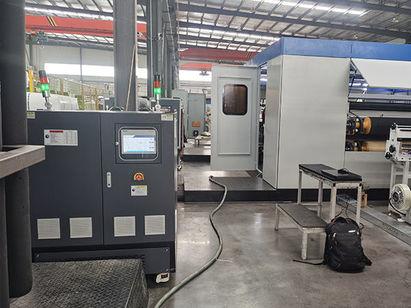 熱塑性復合材料制造，復合材料智能模溫機實現輥筒控溫