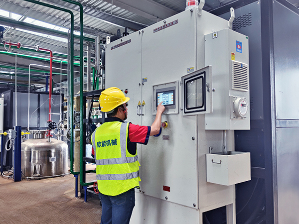 智能防爆油溫機(jī)如何在高危車(chē)間穩(wěn)控溫度？