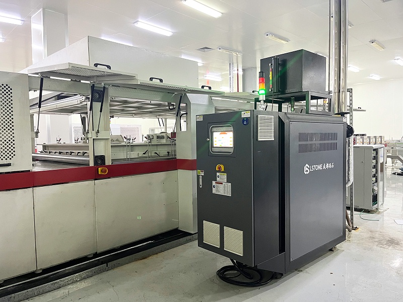 光伏層壓機模溫機的工作原理，提高太陽能電池封裝質量